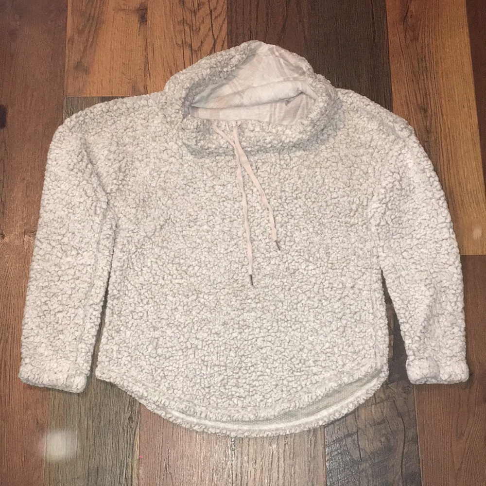 Sweatshirt/ sweater